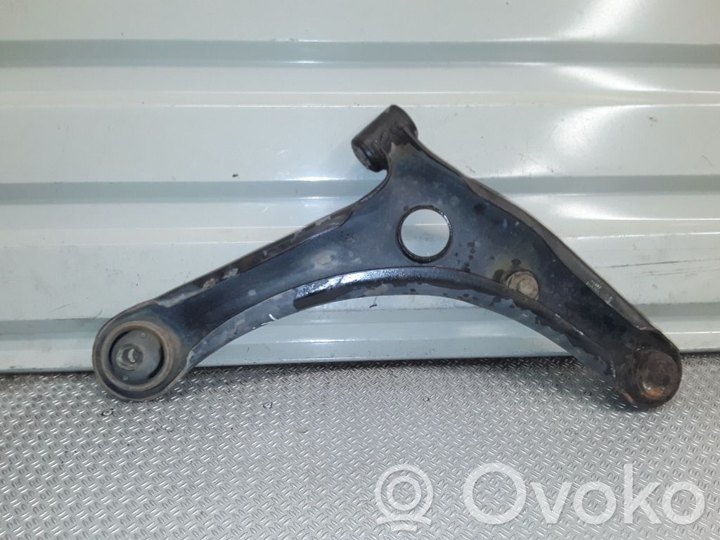 Mitsubishi Colt Basculă inferioară față 