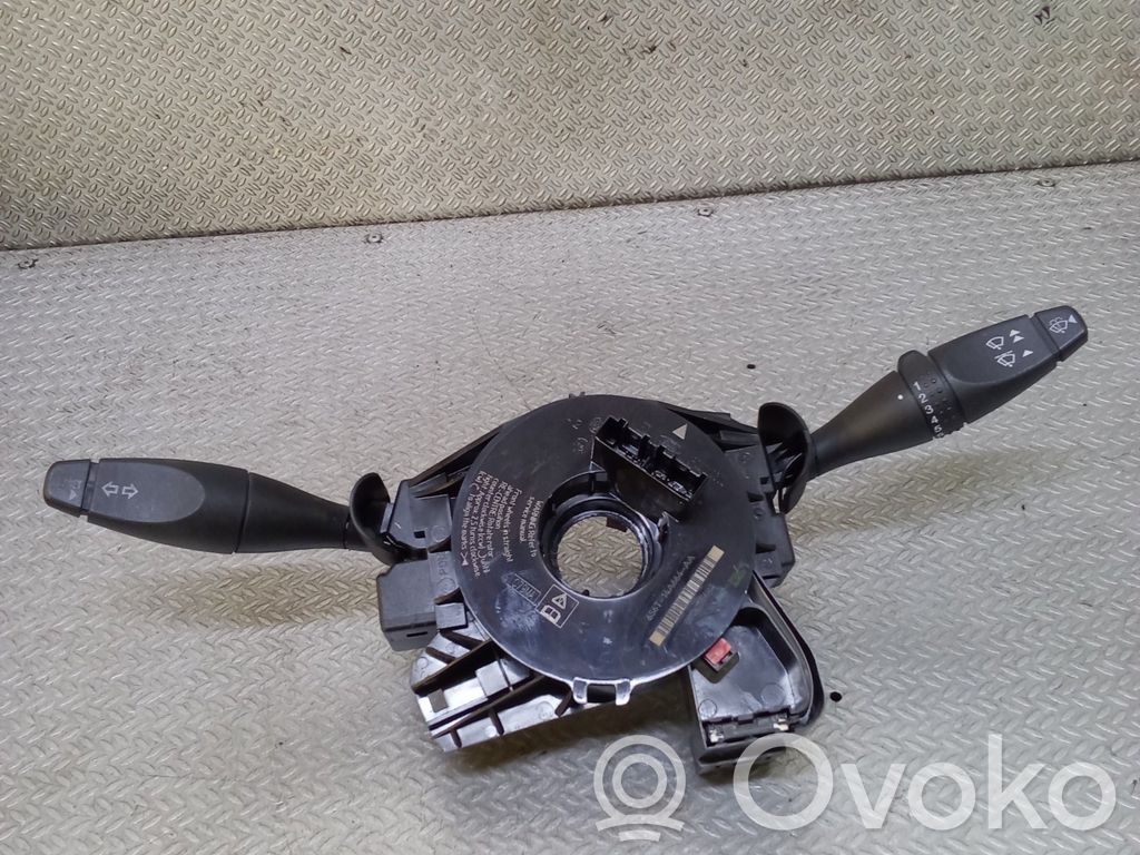 Ford Fiesta Commodo, commande essuie-glace/phare 