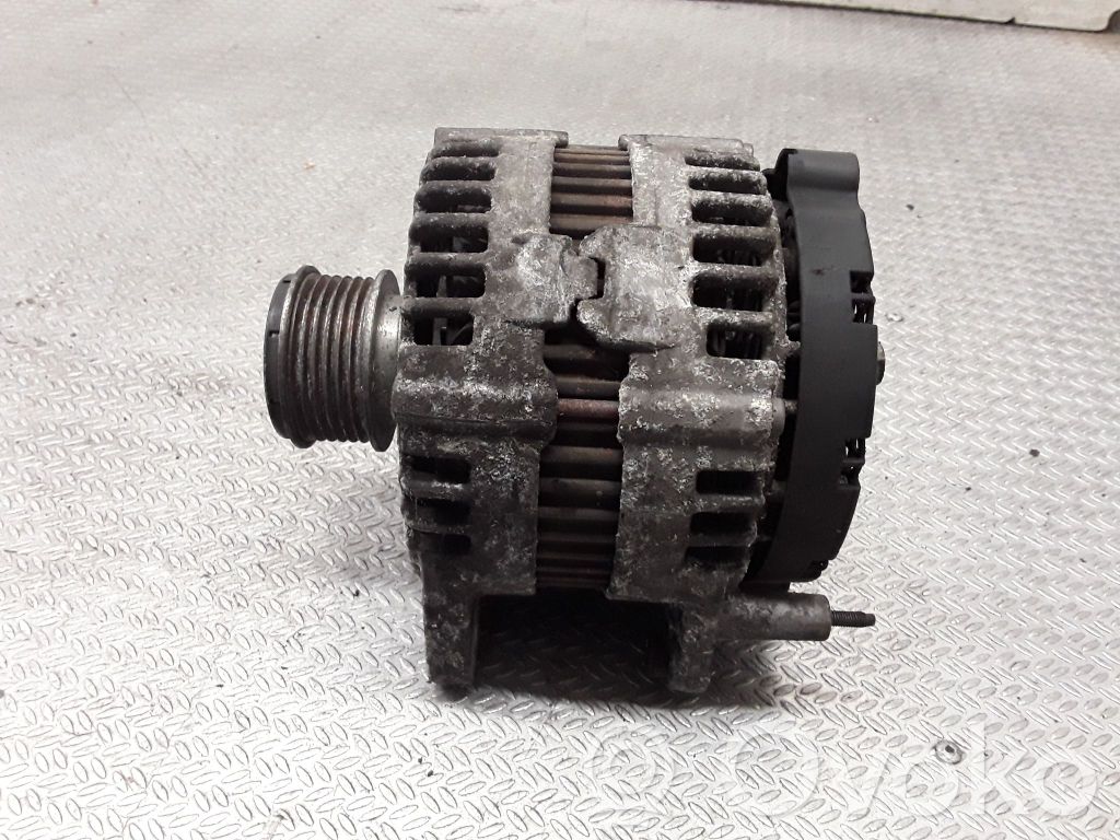 Volkswagen PASSAT B6 Alternator