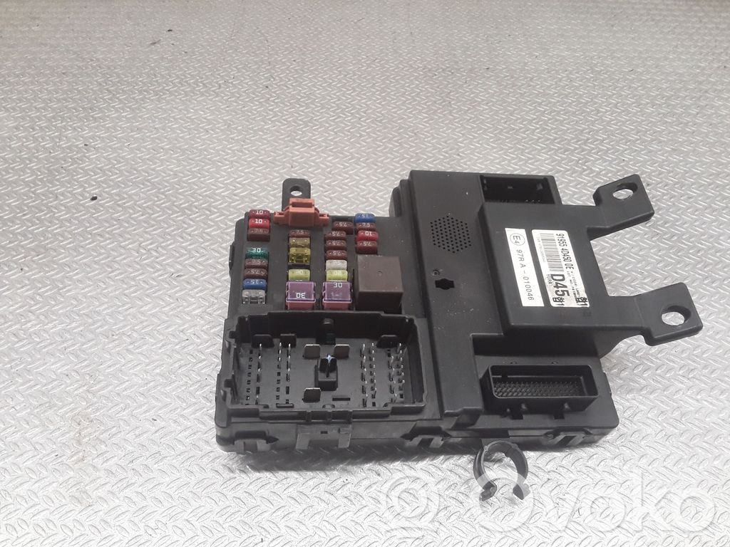 KIA Carnival Fuse module 