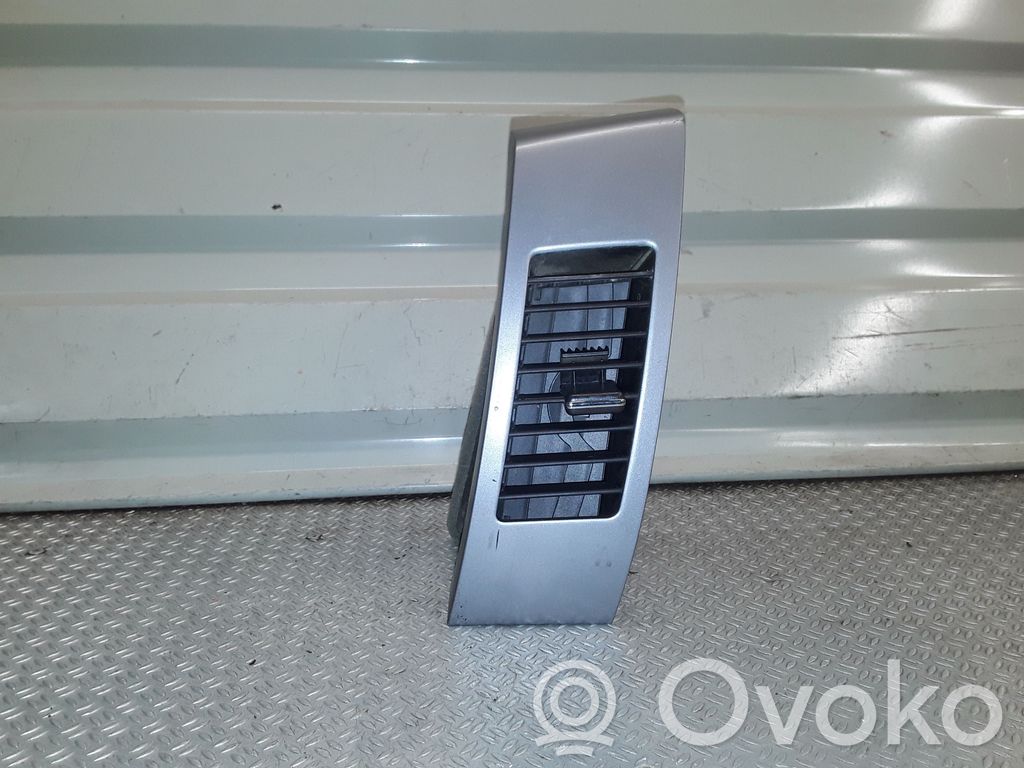 Centrinės oro grotelės   8030A014