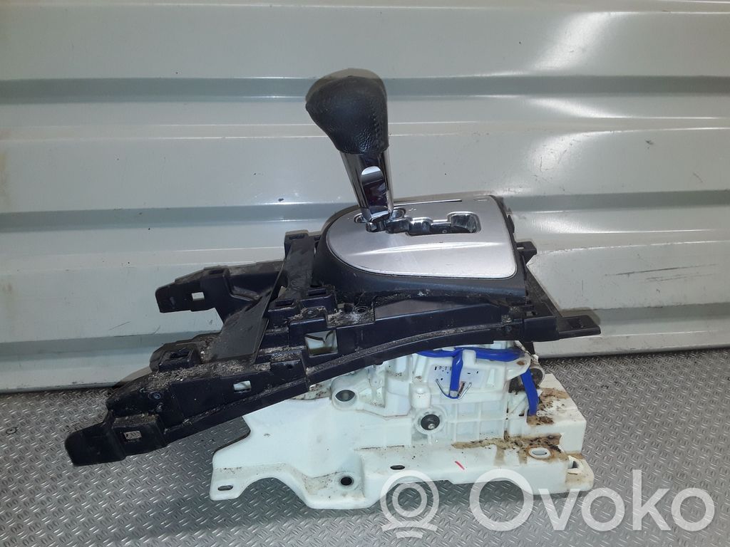Mitsubishi Outlander Gear shifter/selector 