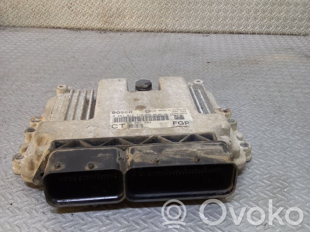 Opel Zafira B Engine control unit/module 