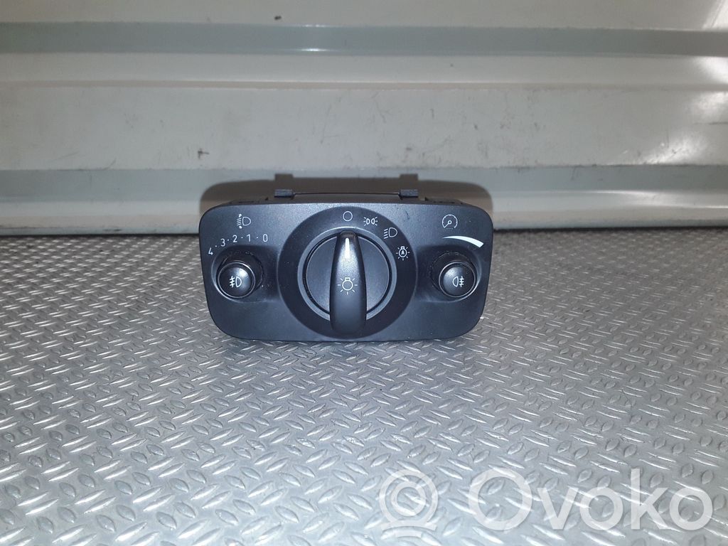 Light switch   6G9T13A024CE