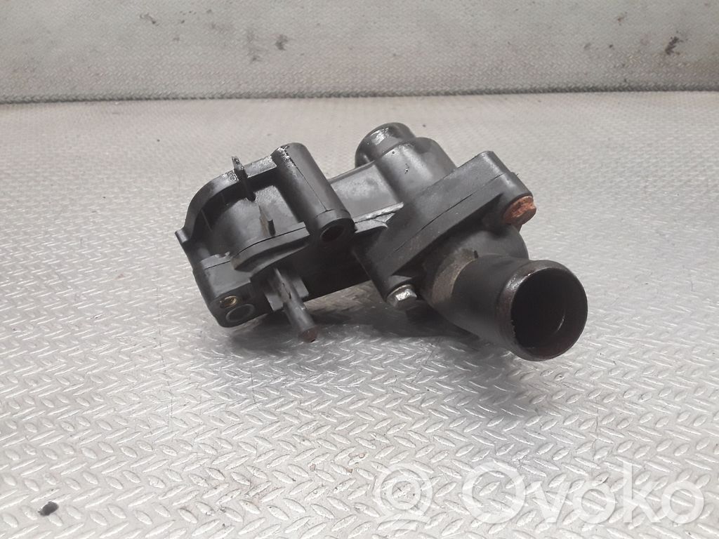 Ford Mondeo MK IV Termostaatin kotelo 