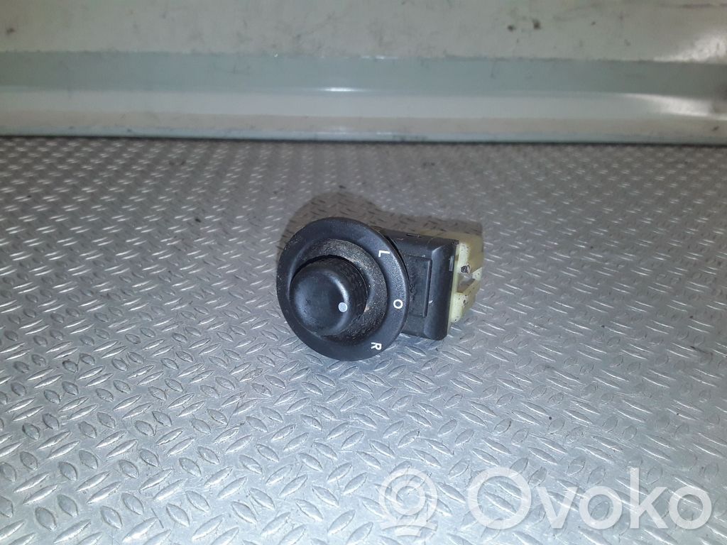Dodge Caliber Wing mirror switch 