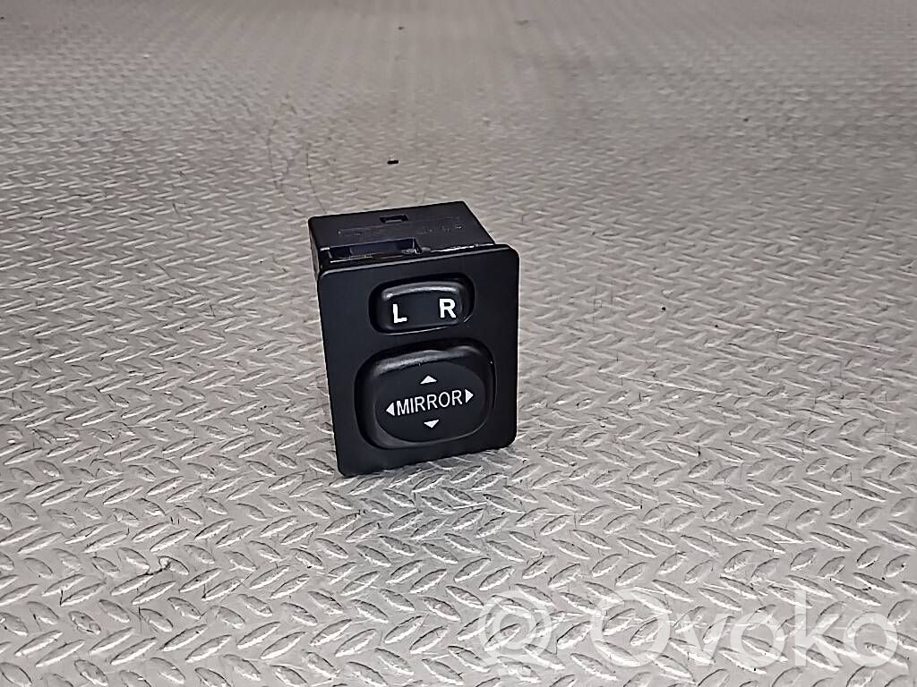 Wing mirror switch   183640