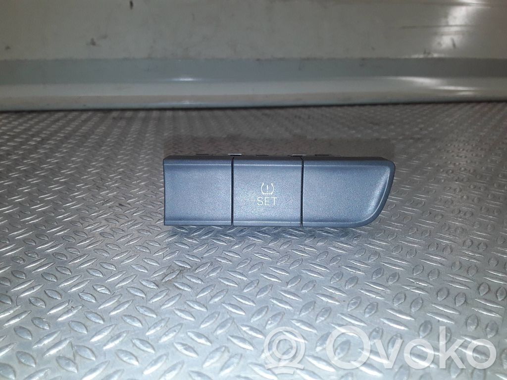 Audi A1 TPMS reset button 