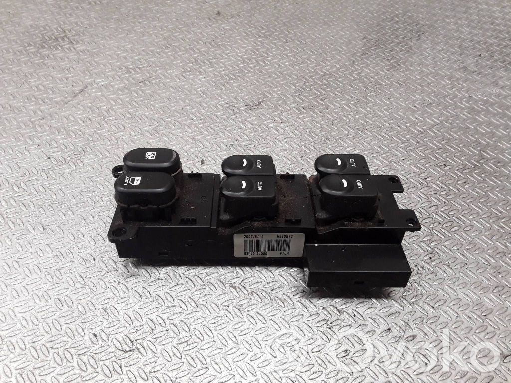 Hyundai i30 Electric window control switch 