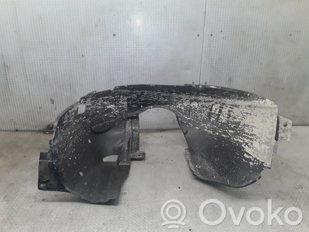 Front wheel arch liner splash guards