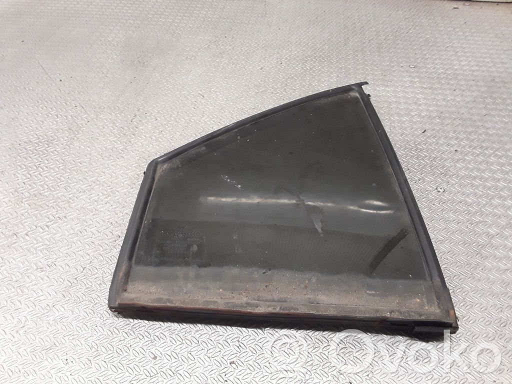 Ventanilla de ventilación de la puerta trasera