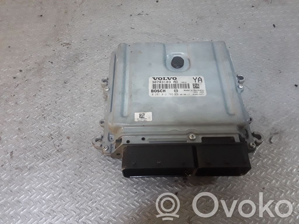 Moottorin ohjainlaite/moduuli   30743103AD,0281012765