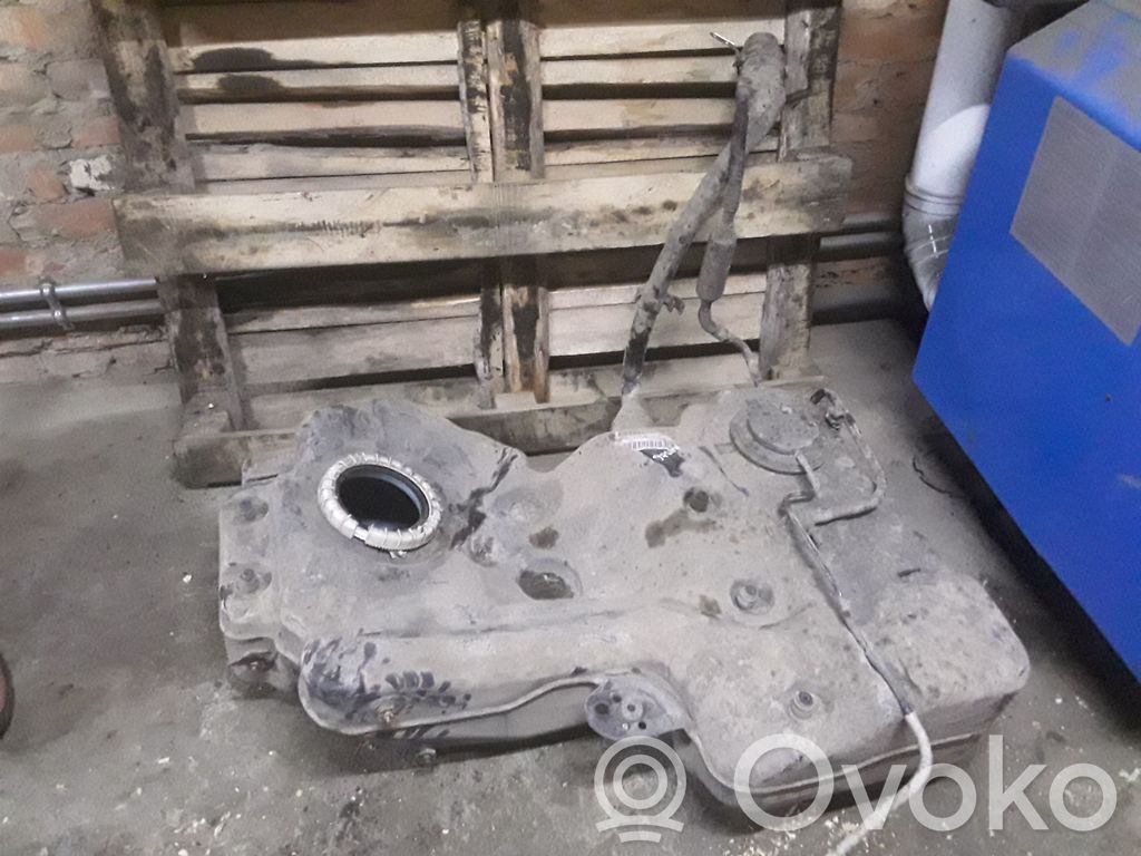 Audi A5 8T 8F Polttoainesäiliö 