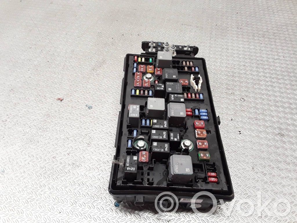 Opel Insignia A Fuse module 