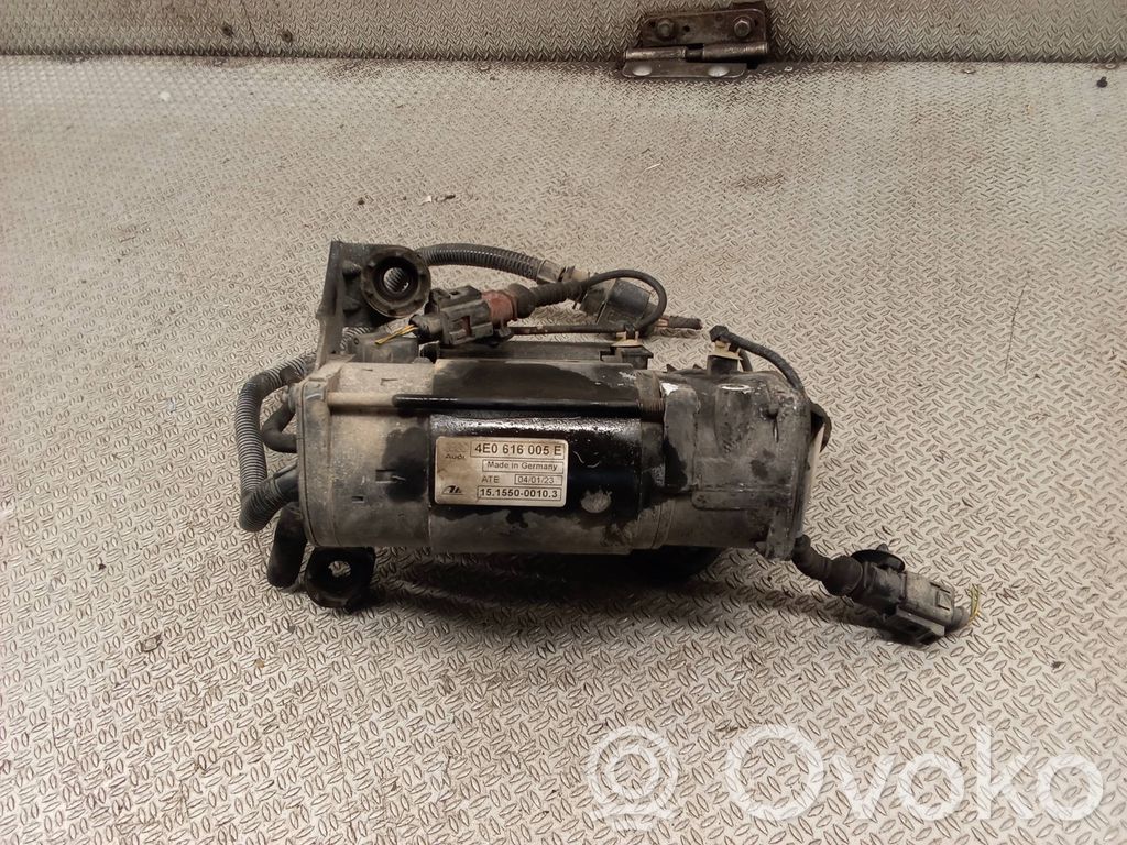 Audi A8 S8 D3 4E Air suspension compressor/pump 