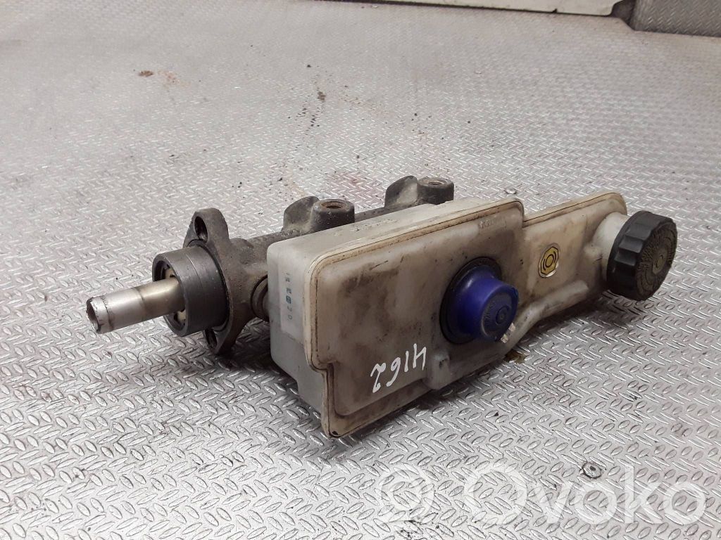 Master brake cylinder