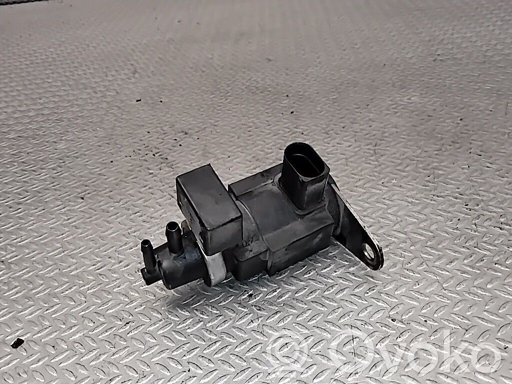 Électrovanne turbo   057906630A