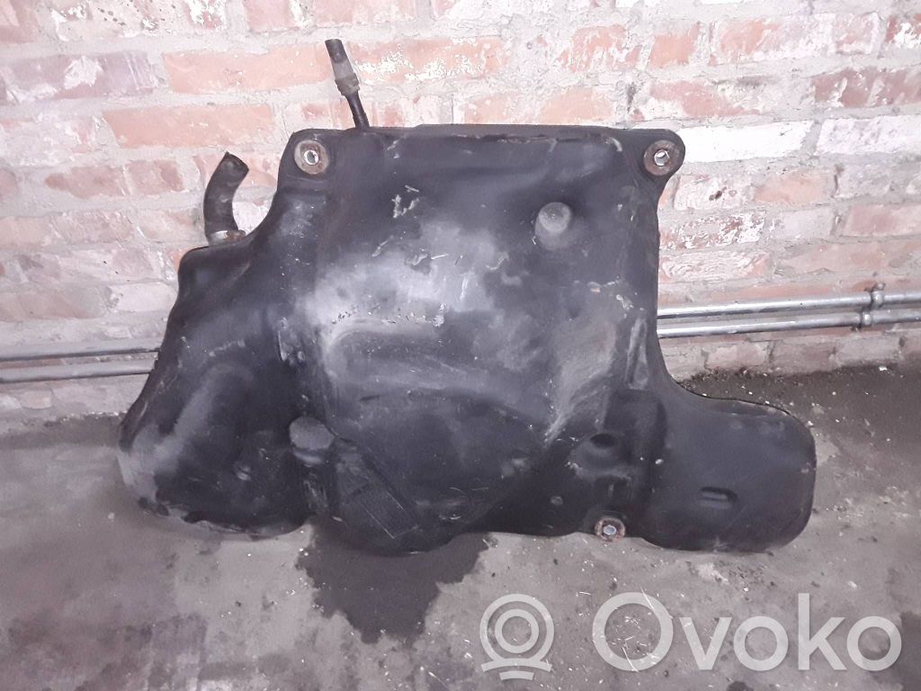 Toyota Avensis T270 Polttoainesäiliö