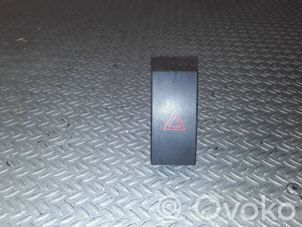 Botón interruptor de luz de peligro   13A350AB