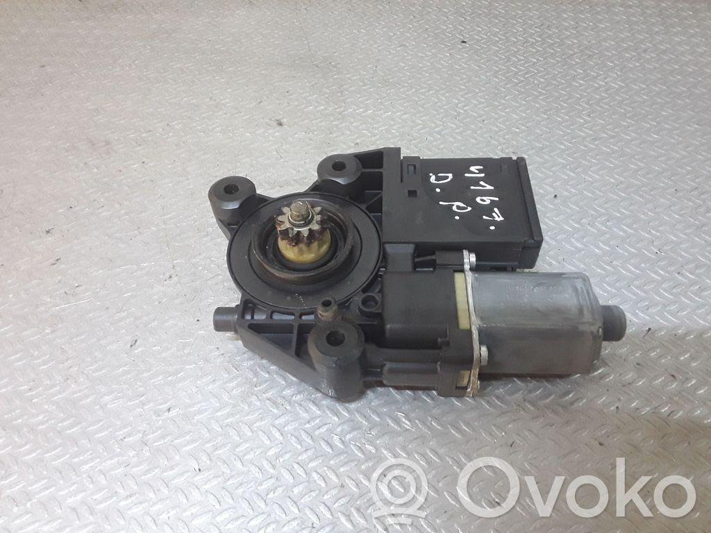Renault Megane III Motor del regulador de la ventanilla de la puerta delantera 