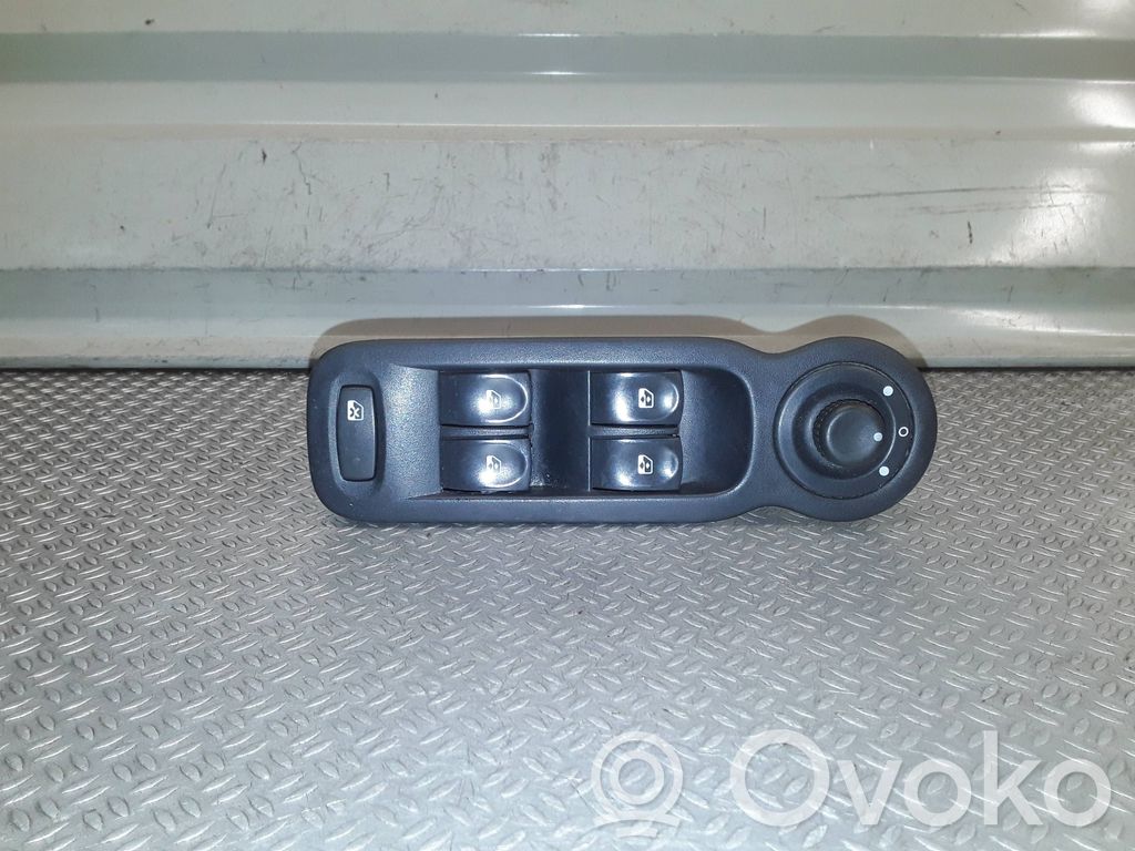 Renault Modus Electric window control switch 