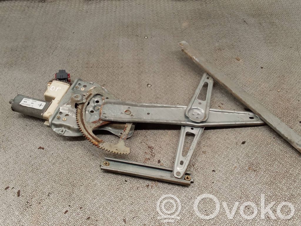 Toyota Avensis T250 Macara ușă față cu motor 