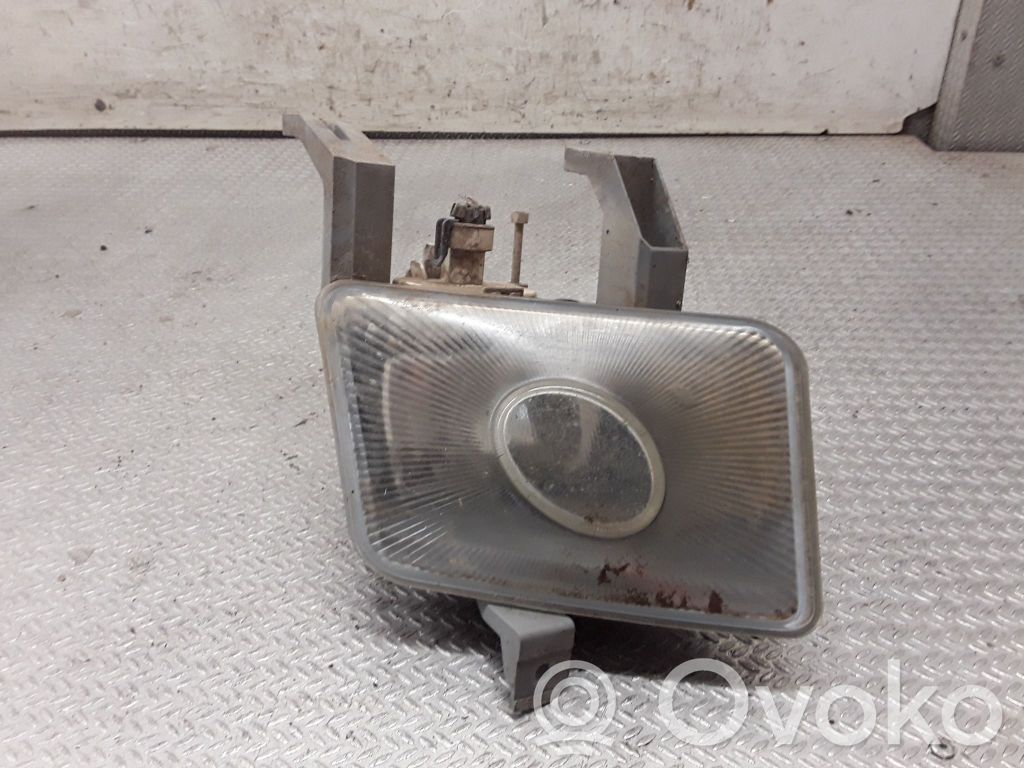 Miglas lukturis priekšā   90585029