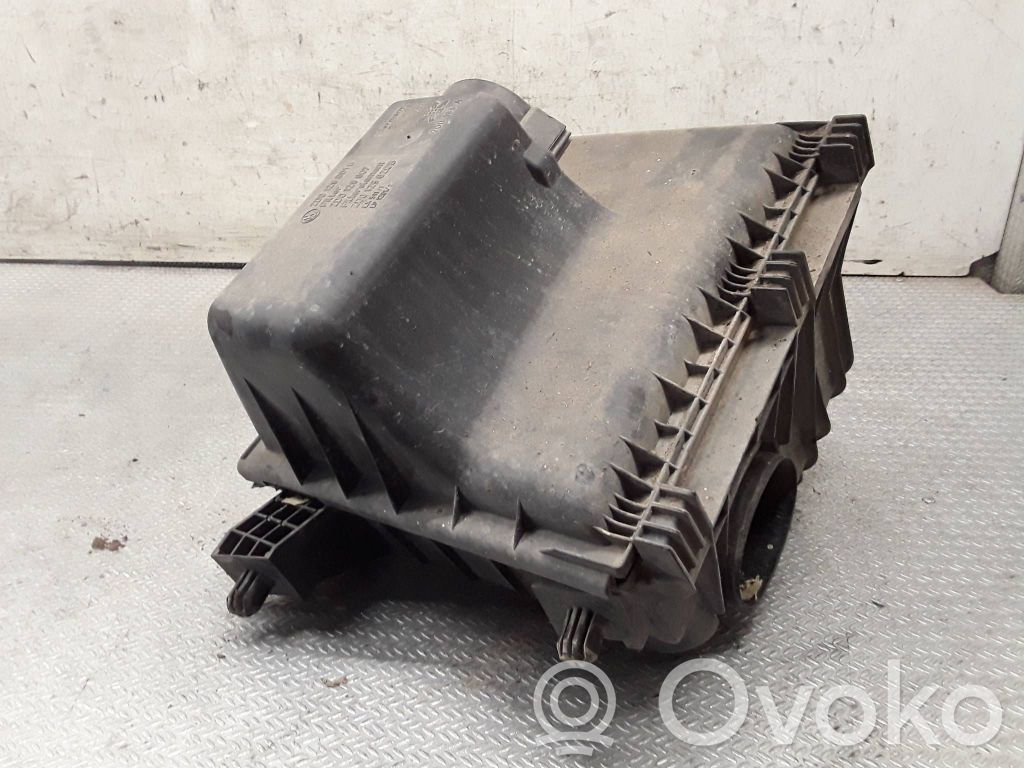 Volkswagen II LT Air filter box 
