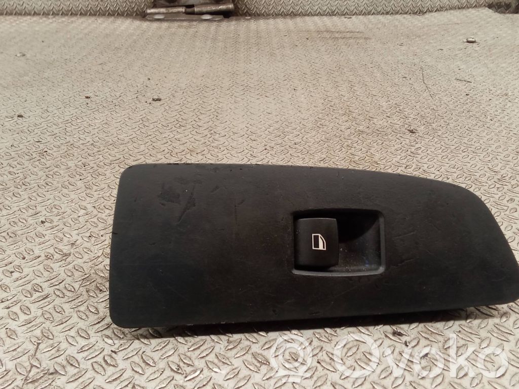 Electric window control switch   6951991,6935534