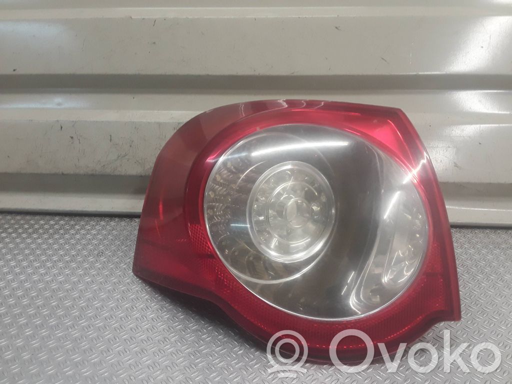 Volkswagen PASSAT B6 Luz trasera/de freno 