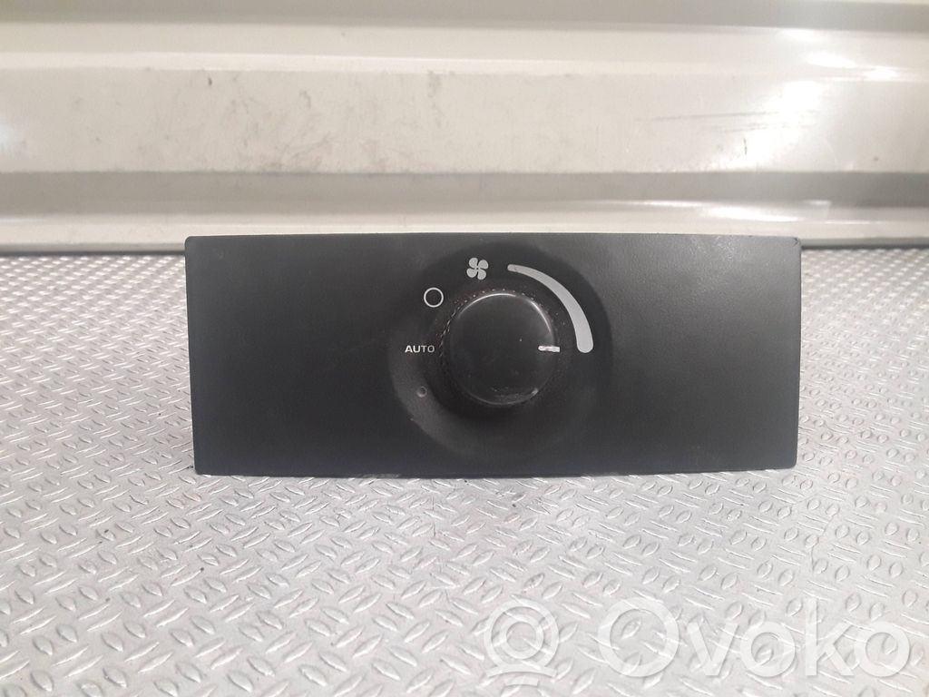 Chrysler Pacifica Climate control unit 