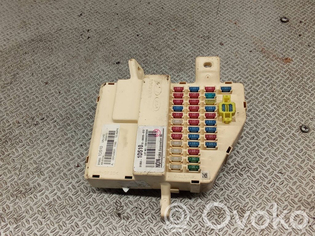 KIA Carens II Fuse module 