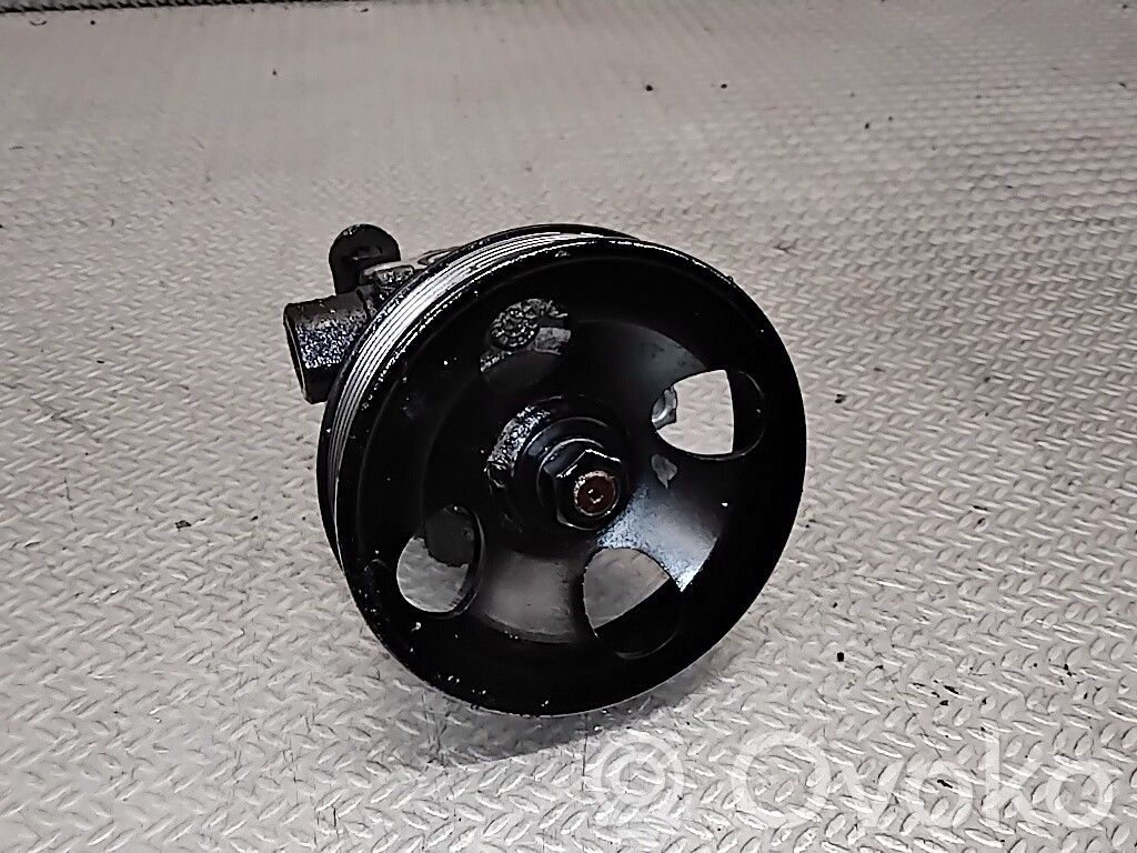 Ohjaustehostimen pumppu   571002G200