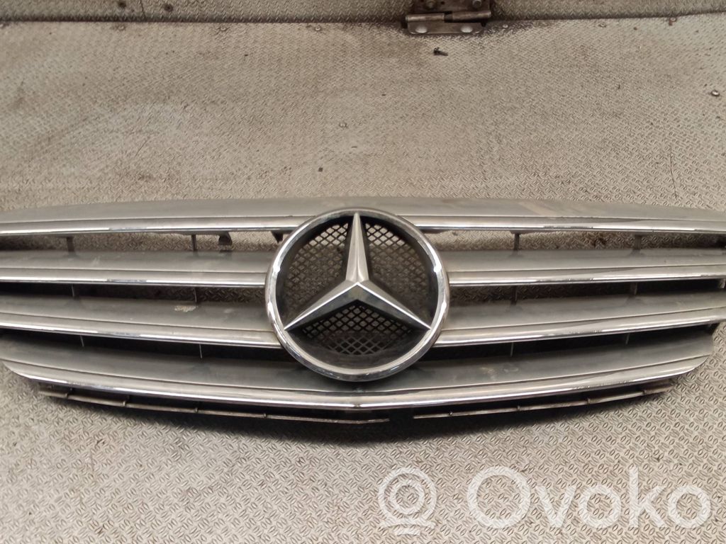 Mercedes-Benz B W245 Griglia superiore del radiatore paraurti anteriore