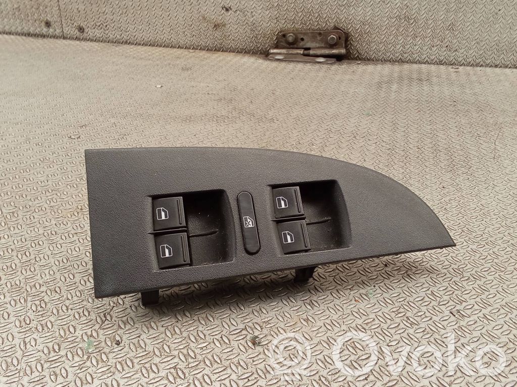 Electric window control switch   1P1867171A