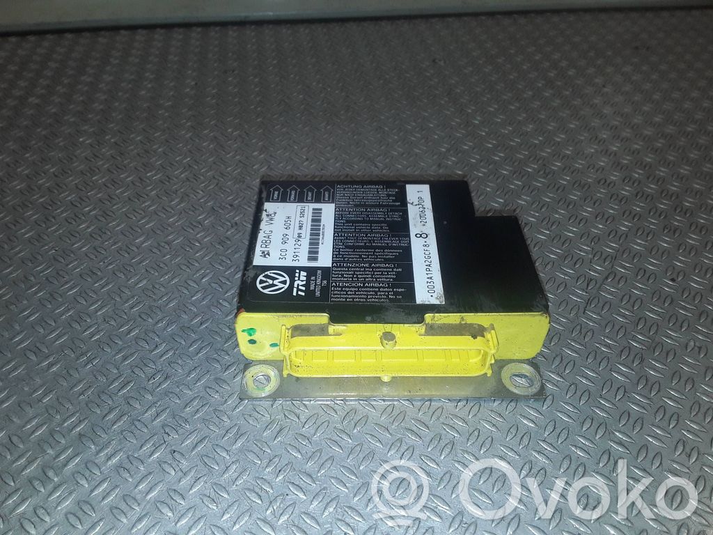 Seat Leon (1P) Airbag control unit/module 