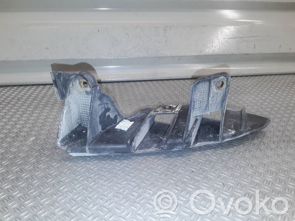 Rear bumper mounting bracket   1P0807377