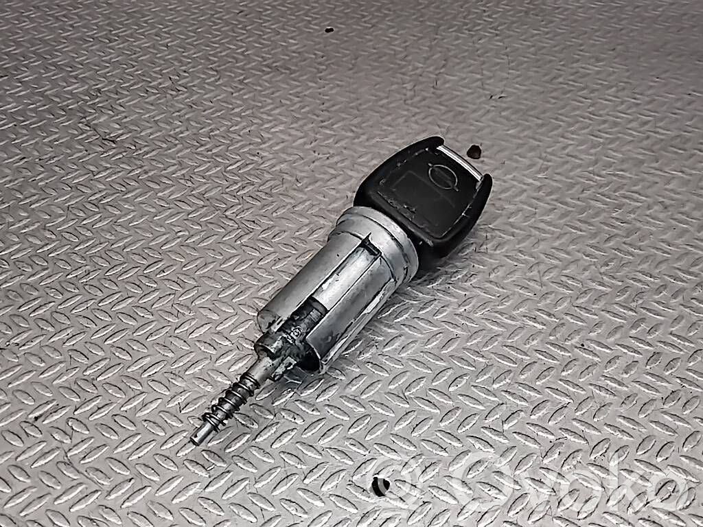 Opel Astra G Užvedimo spynelė 