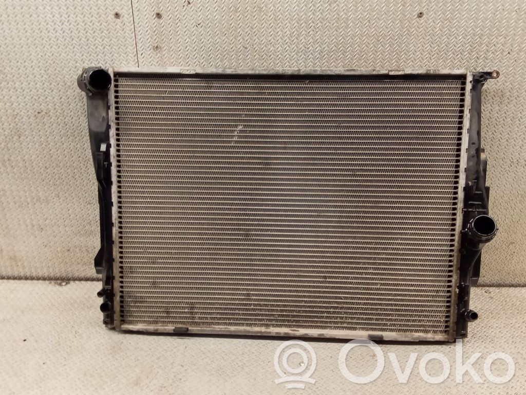BMW 1 E81 E87 Dzesēšanas šķidruma radiators 