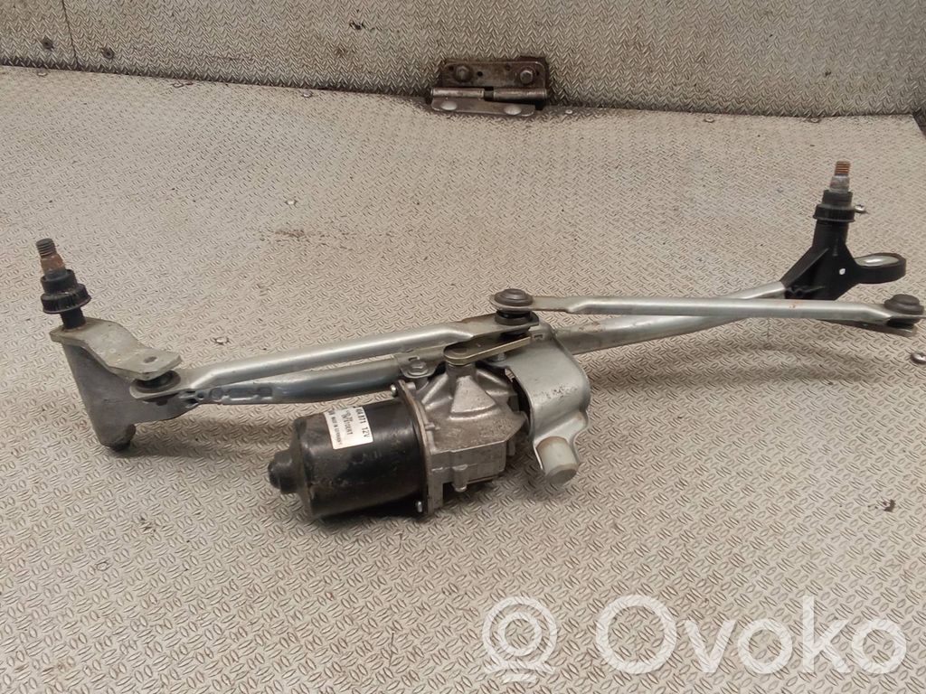 BMW 1 E81 E87 Front wiper linkage and motor 