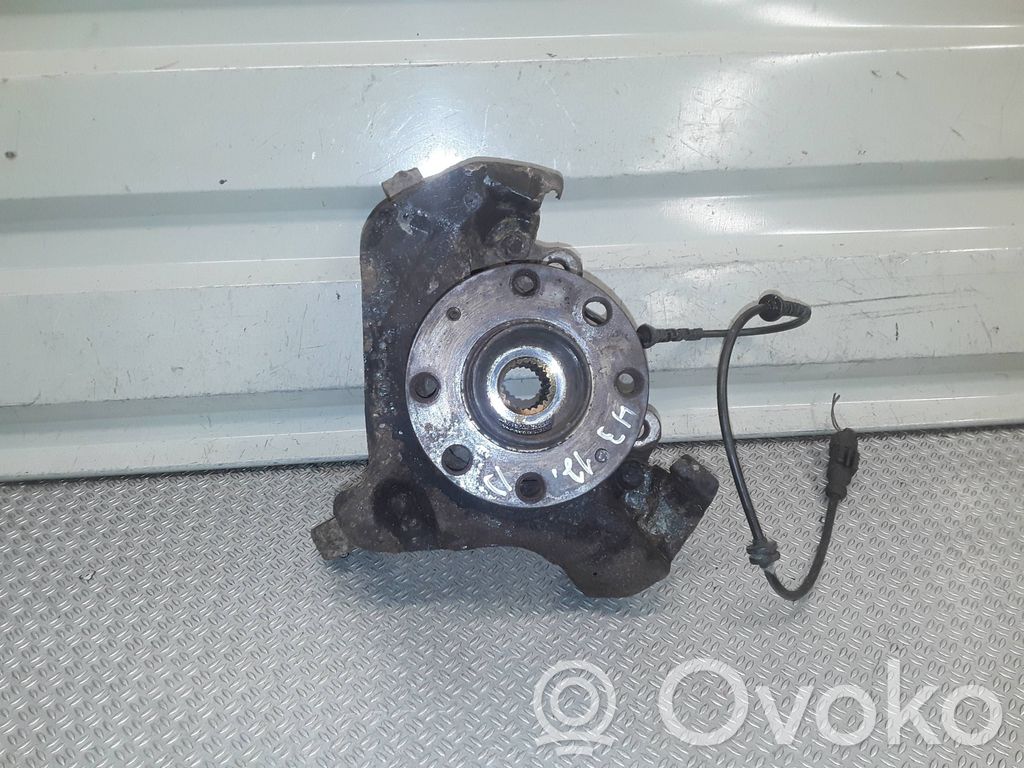 Front wheel hub spindle knuckle