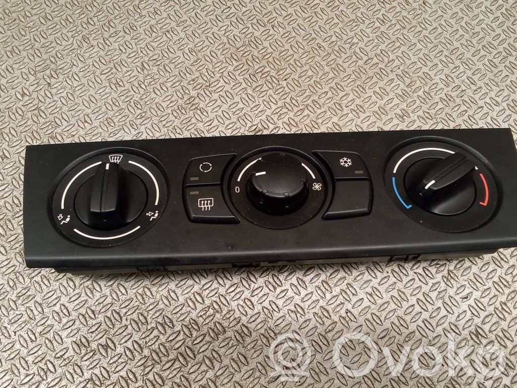 BMW 1 E81 E87 Climate control unit 