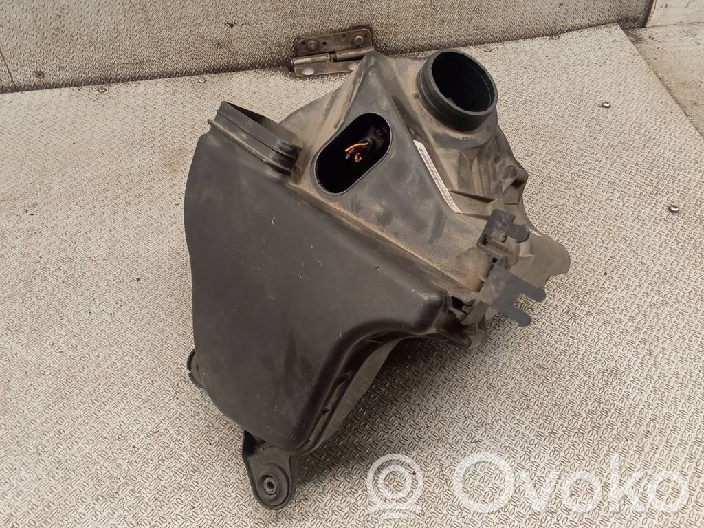BMW 1 E81 E87 Air filter box 