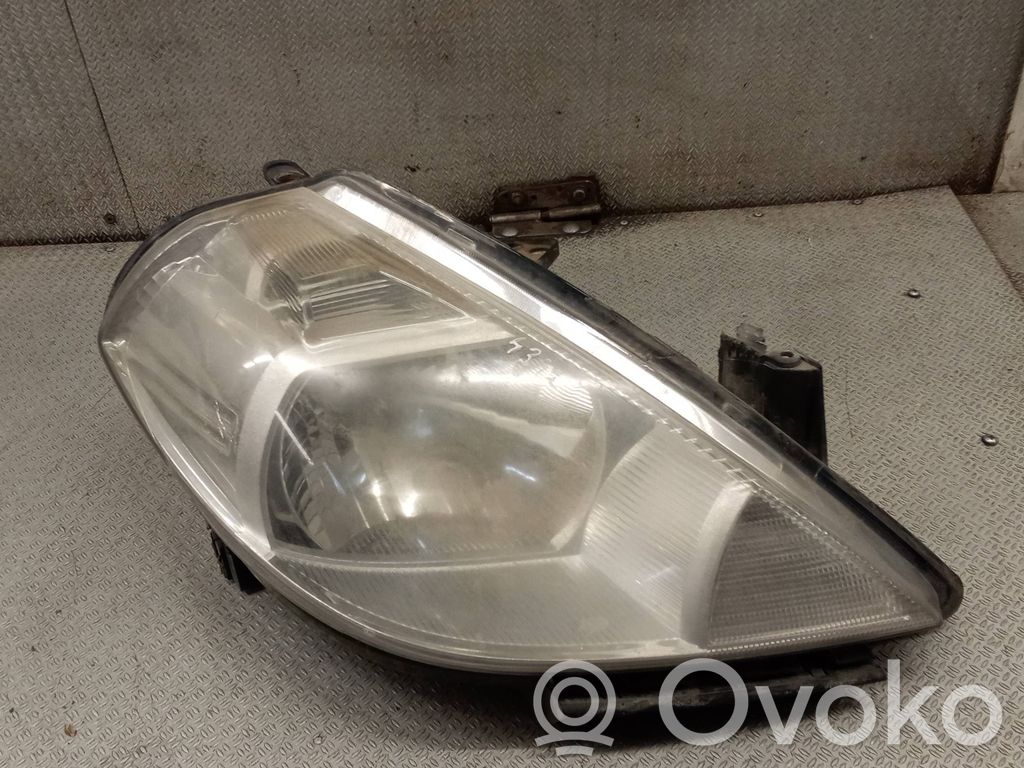 Lampa przednia