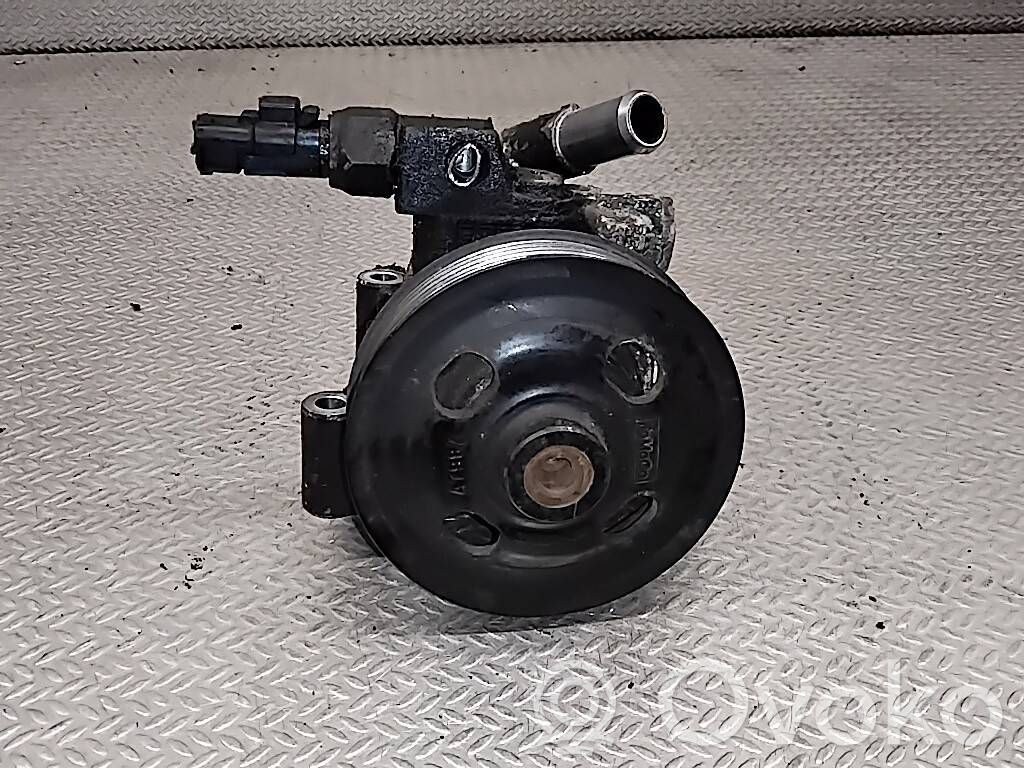Ford Mondeo MK IV Ohjaustehostimen pumppu 