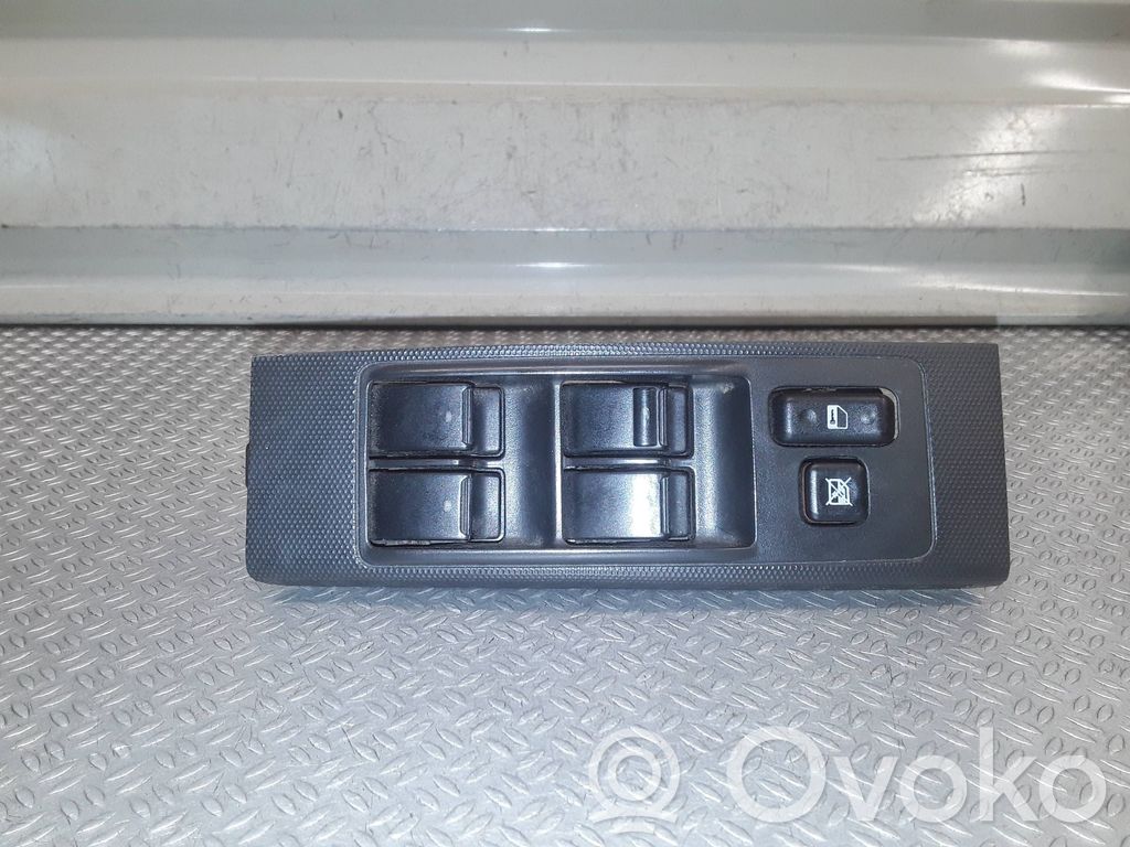 Electric window control switch   848200F030