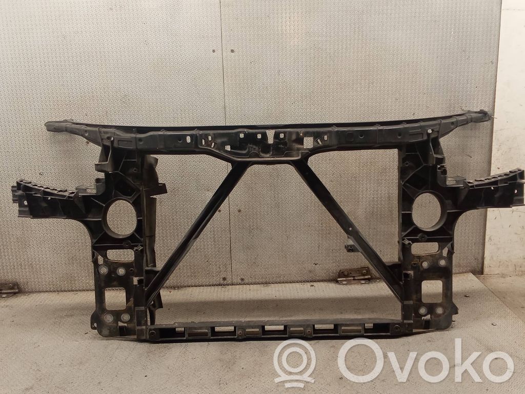 Audi Q7 4L Radiatorių panelė 