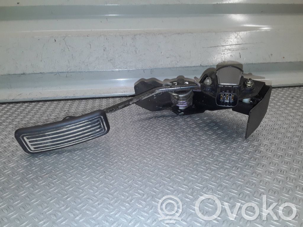 Akceleratoriaus pedalas   8928147010