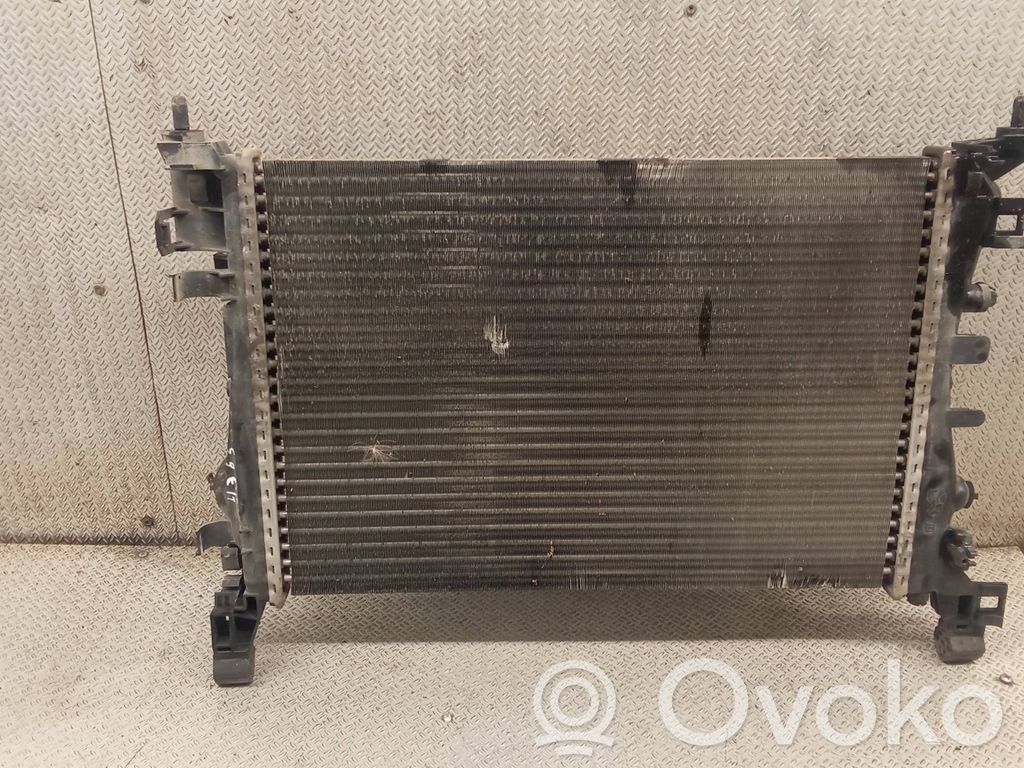 Opel Corsa D Aušinimo skysčio radiatorius 