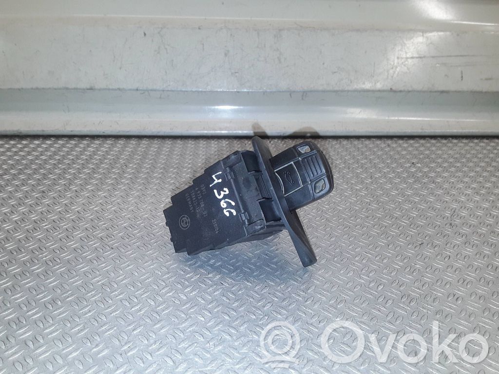 BMW 1 E81 E87 Užvedimo spynelė 